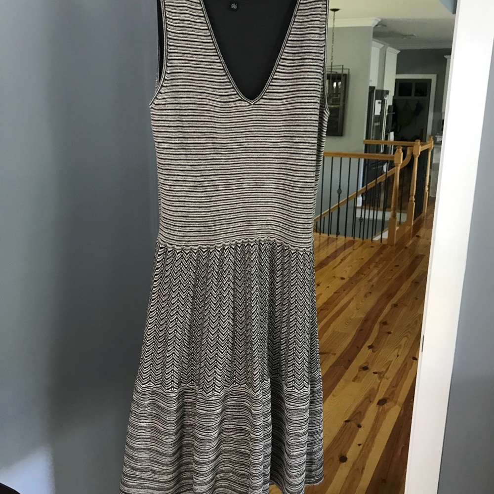 Comfortable dress black and khaki size large
